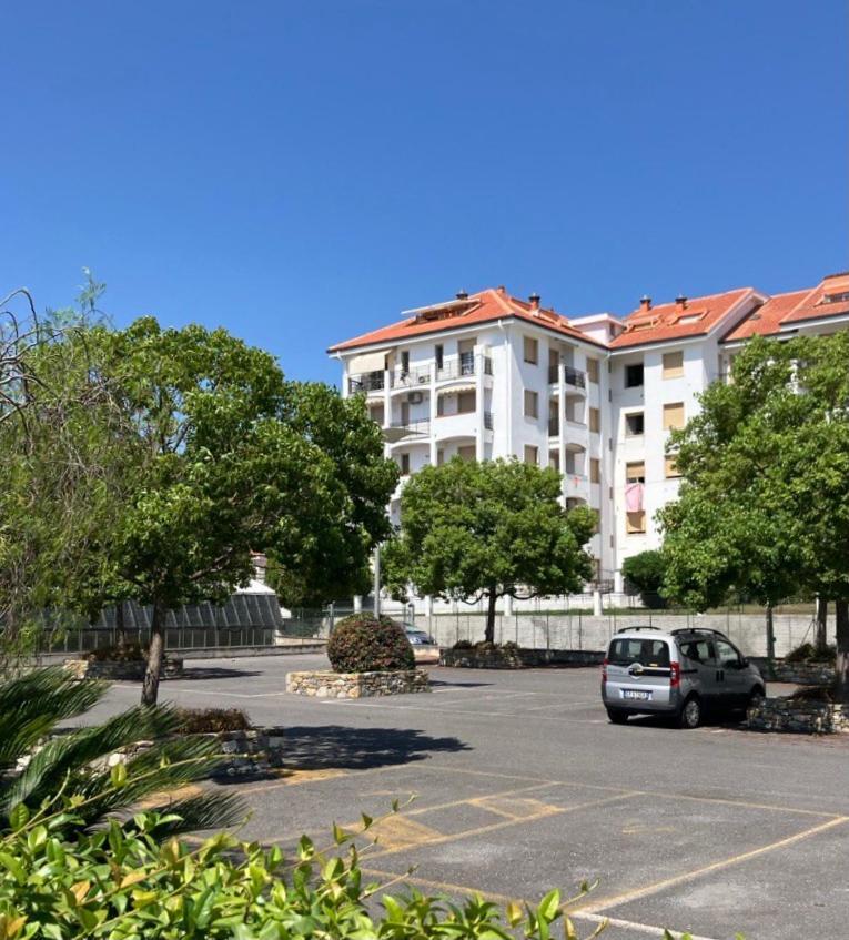 Aria Luce Mare Appartement San Bartolomeo Al Mare Buitenkant foto